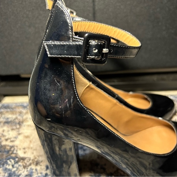 Steve Madden Vivii Black Faux Patent Leather Mary Jane Ankle Strap Heels Size 7 - Picture 6 of 11